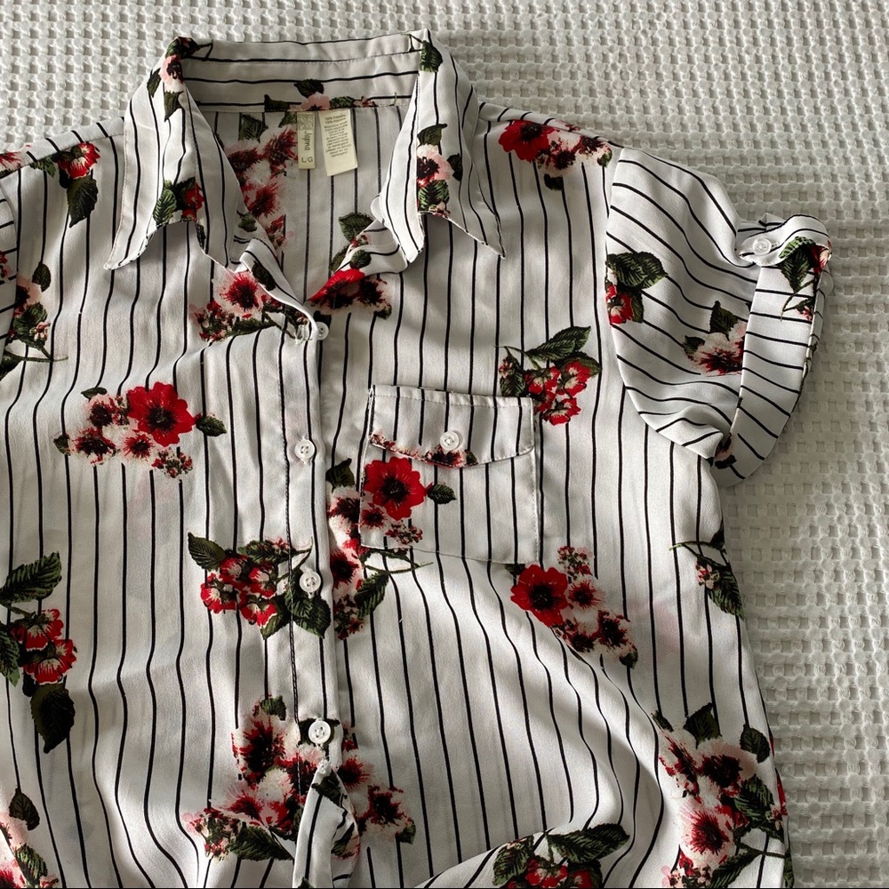 Japna Black & White Stripe Blouse w/Flower Pattern